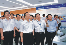 時(shí)任國(guó)務(wù)院總理溫家寶同志視察威勝